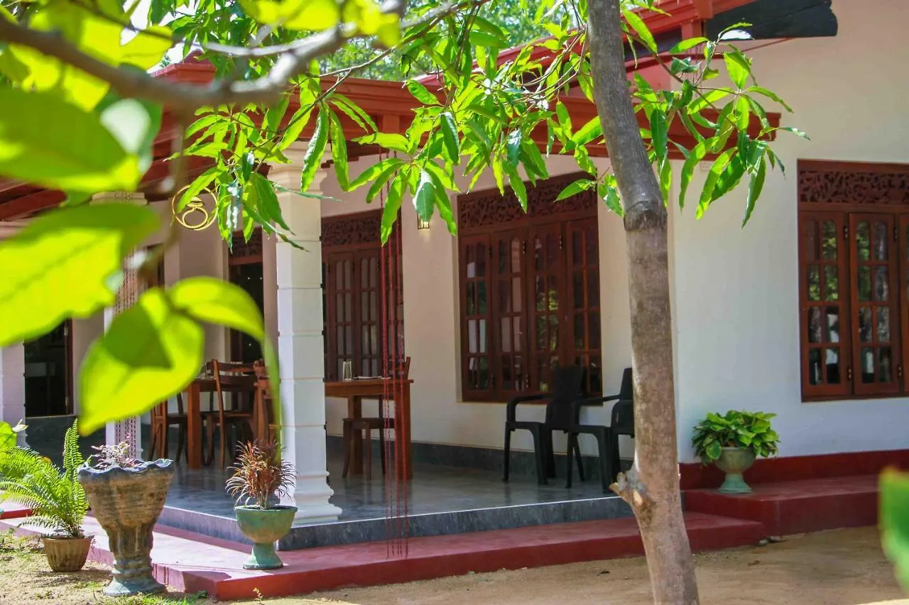 Wijesiri Family Guest House Сигирия