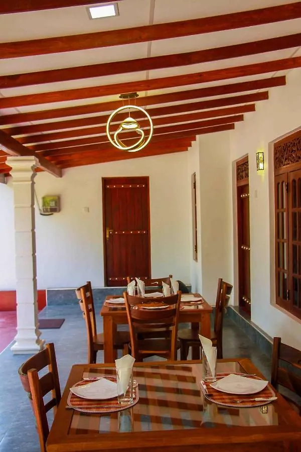 Wijesiri Family Guest House Сигирия